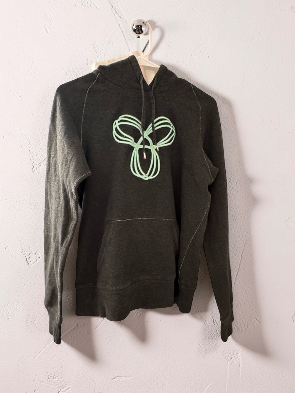 TNA Aritzia Y2K Logo Hoodie M Charcoal Fleece Pullover Mint Embroidery